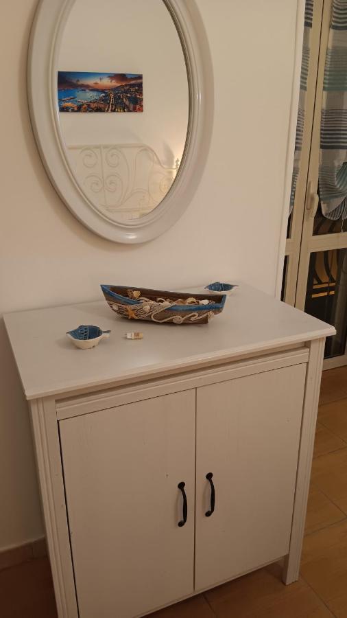 Dimora Danicla Apartment Napoli Bagian luar foto