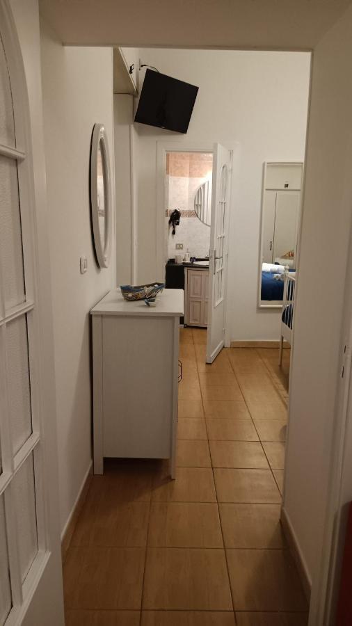 Dimora Danicla Apartment Napoli Bagian luar foto
