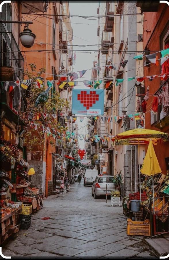 Dimora Danicla Apartment Napoli Bagian luar foto