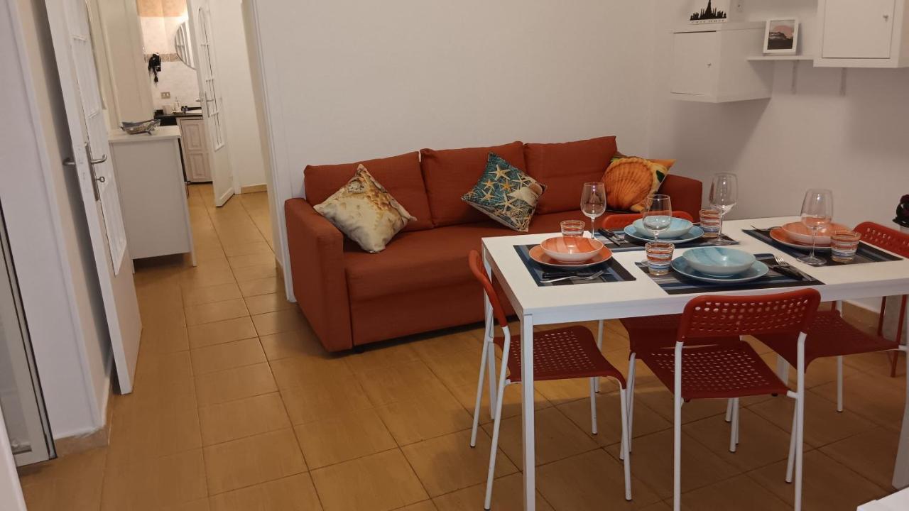 Dimora Danicla Apartment Napoli Bagian luar foto
