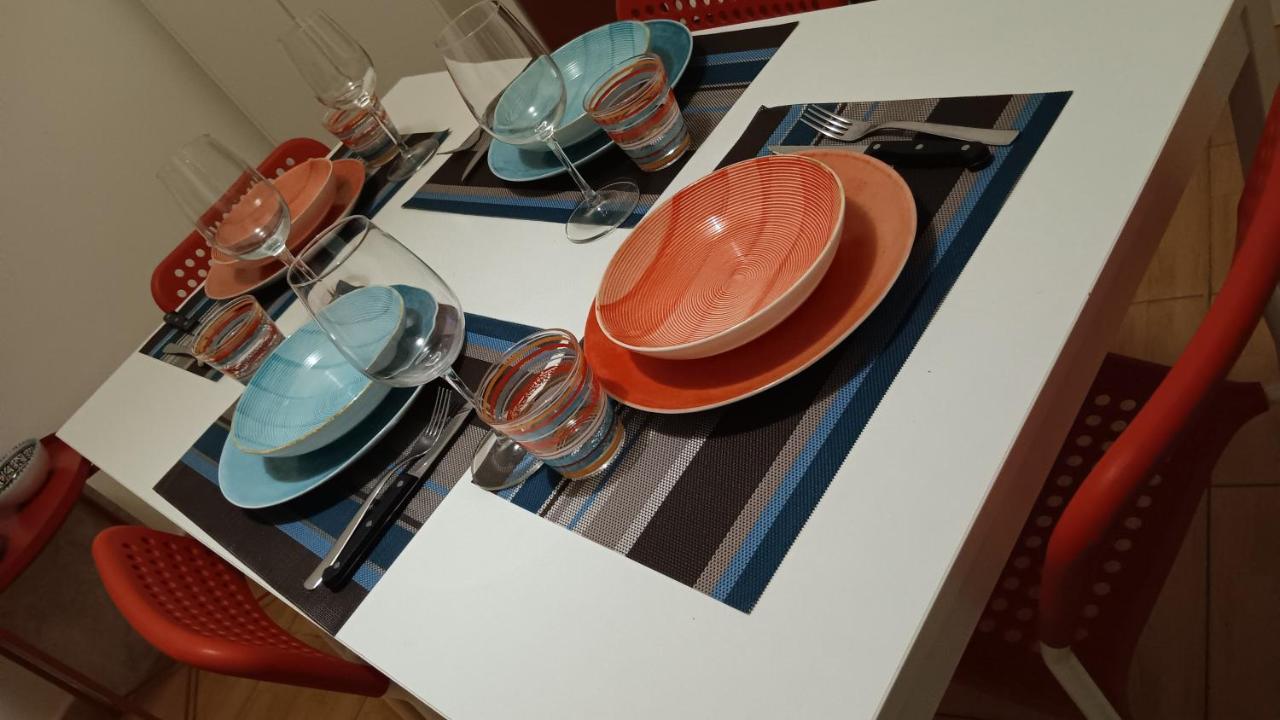 Dimora Danicla Apartment Napoli Bagian luar foto