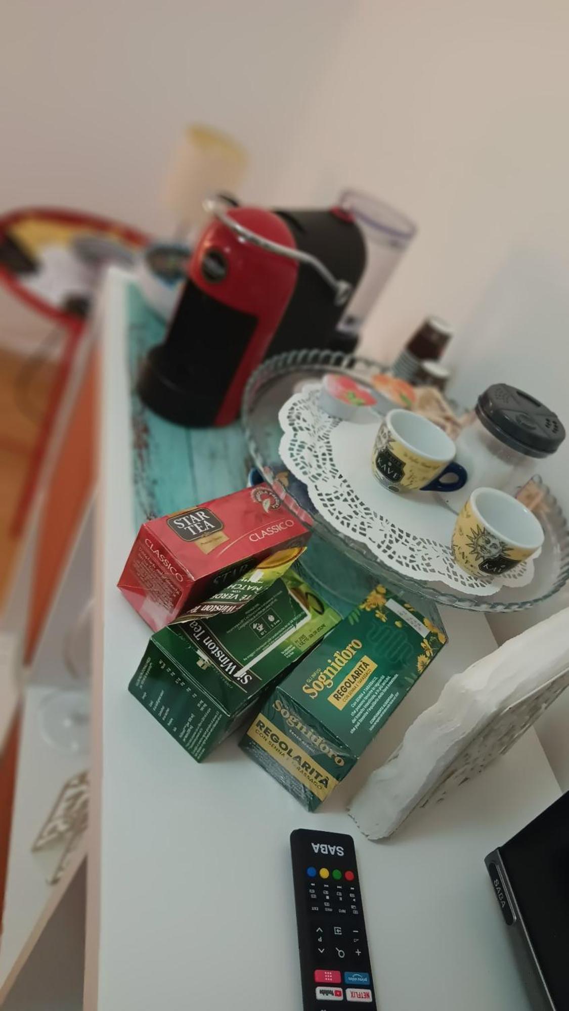 Dimora Danicla Apartment Napoli Bagian luar foto