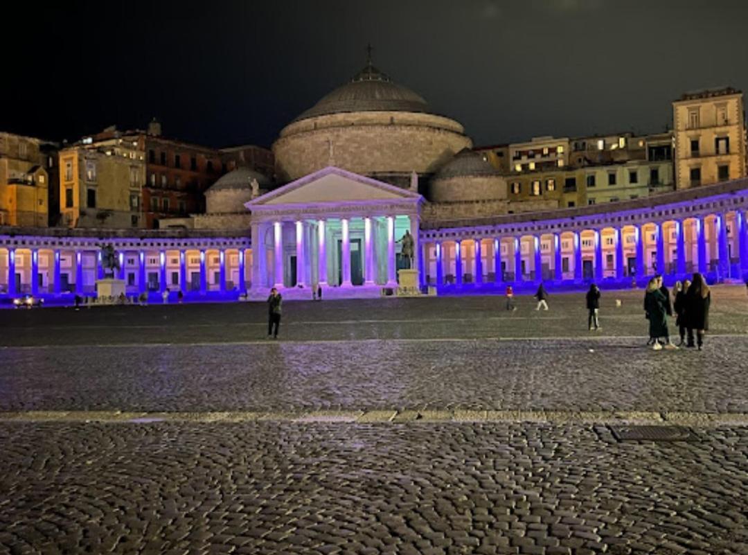 Dimora Danicla Apartment Napoli Bagian luar foto